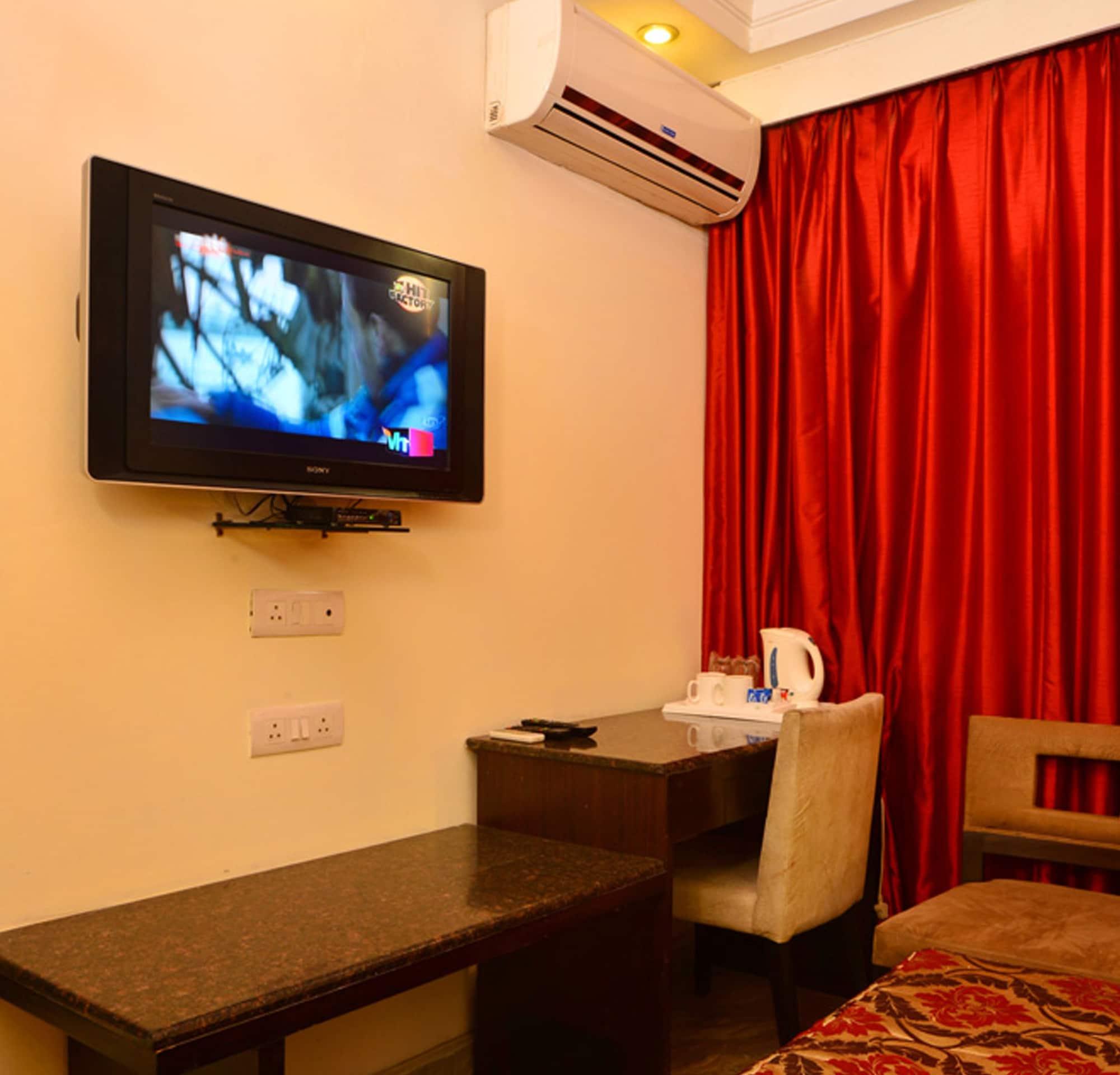 Hotel Shanti Palace West Patel Nagar Nueva Delhi Exterior foto